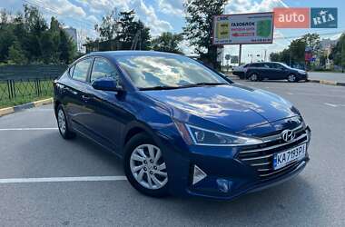 Седан Hyundai Elantra 2019 в Києві