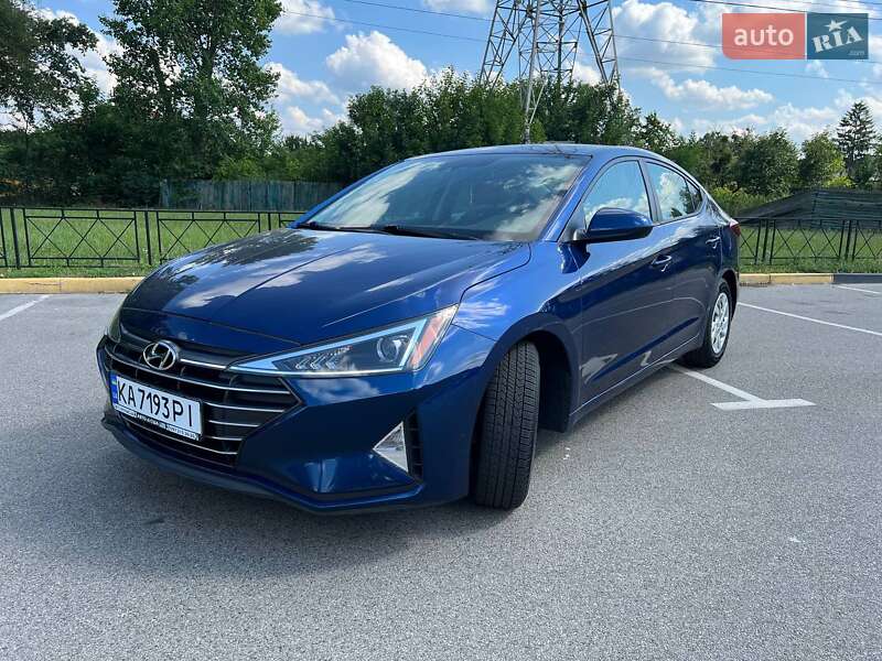 Седан Hyundai Elantra 2019 в Киеве