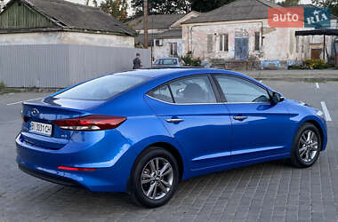 Седан Hyundai Elantra 2016 в 