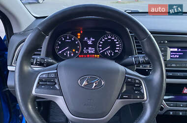 Седан Hyundai Elantra 2016 в 