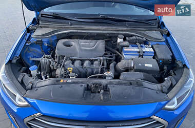 Седан Hyundai Elantra 2016 в 