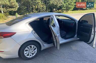Седан Hyundai Elantra 2018 в 