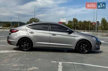 Седан Hyundai Elantra 2020 в 