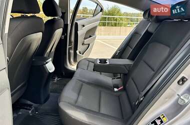 Седан Hyundai Elantra 2020 в 