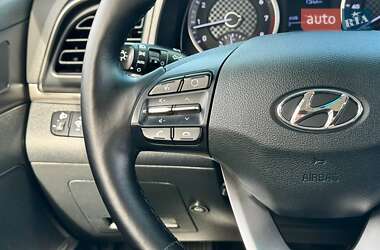 Седан Hyundai Elantra 2020 в 