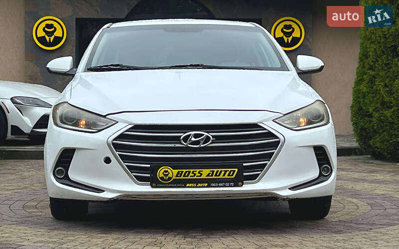 Седан Hyundai Elantra 2016 в Львове