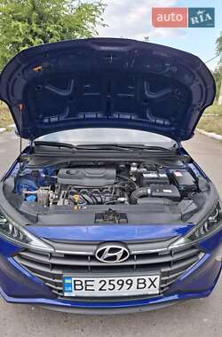Седан Hyundai Elantra 2019 в 