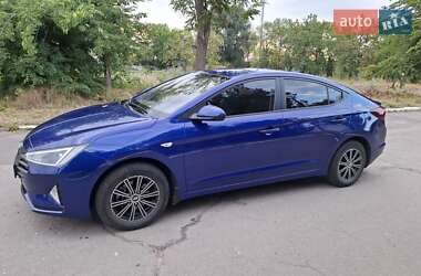 Седан Hyundai Elantra 2019 в 