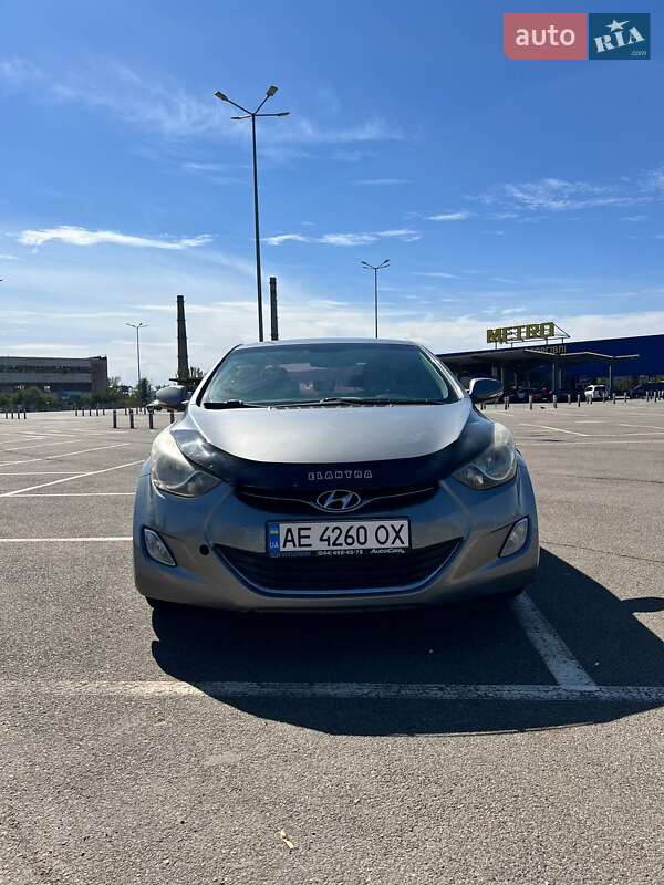 Седан Hyundai Elantra 2012 в Кривом Роге