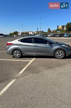 Седан Hyundai Elantra 2012 в  фото 10 Седан Hyundai Elantra 2012 в