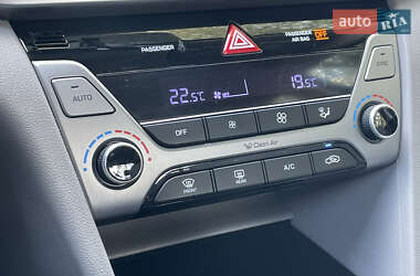 Седан Hyundai Elantra 2016 в 