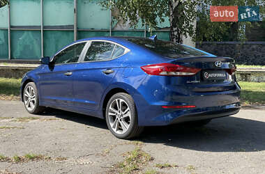 Седан Hyundai Elantra 2016 в 