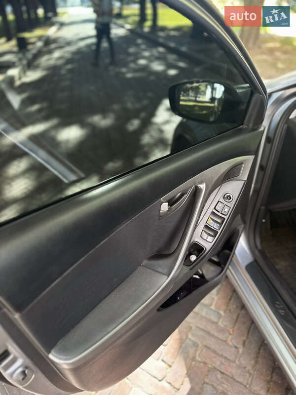 Седан Hyundai Elantra 2013 в Конотопе