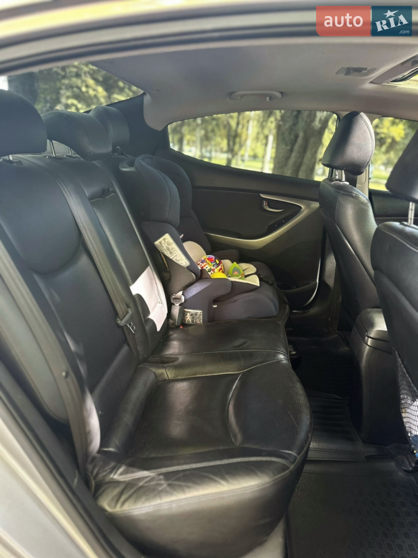 2013 Hyundai Elantra - мініатюра 12