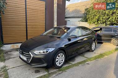 Седан Hyundai Elantra 2018 в Киеве