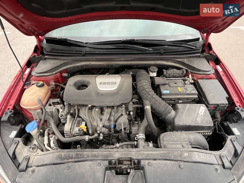 Седан Hyundai Elantra 2018 в Львове