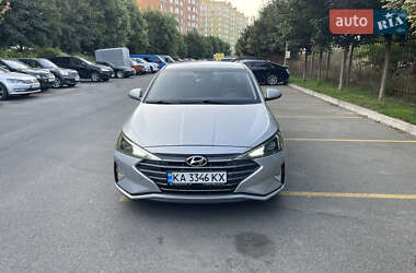 Седан Hyundai Elantra 2018 в 