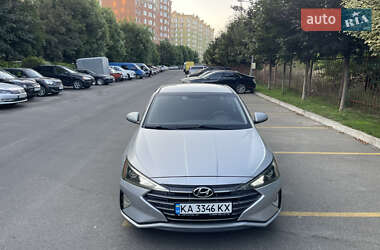 Седан Hyundai Elantra 2018 в 
