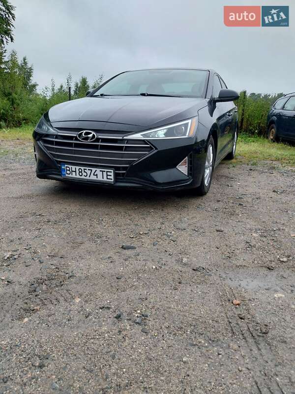 Седан Hyundai Elantra 2019 в Одессе