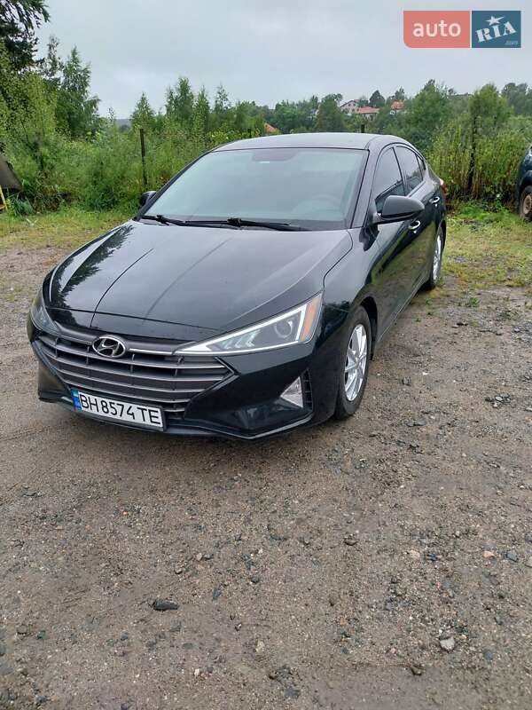 Седан Hyundai Elantra 2019 в Одессе
