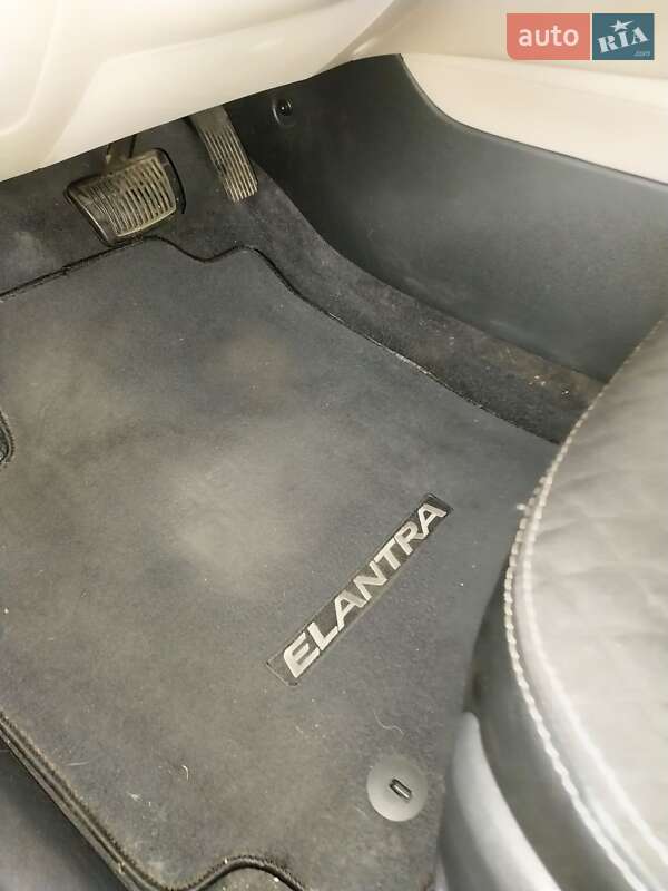 Седан Hyundai Elantra 2019 в Одессе