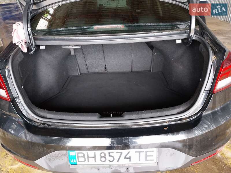 Седан Hyundai Elantra 2019 в Одессе