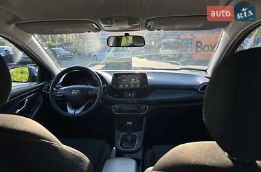 Хэтчбек Hyundai Elantra 2019 в 