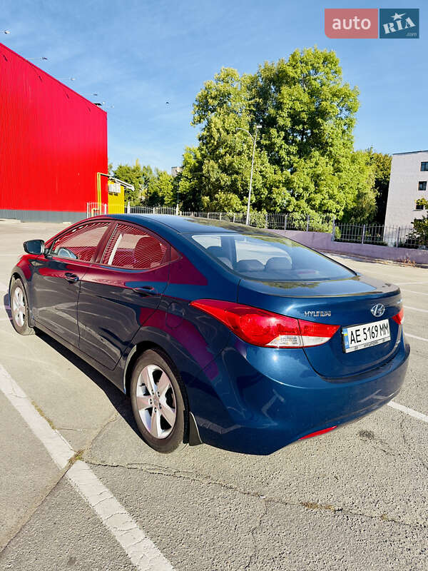 Седан Hyundai Elantra 2012 в Кропивницком