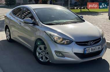 Седан Hyundai Elantra 2011 в Днепре
