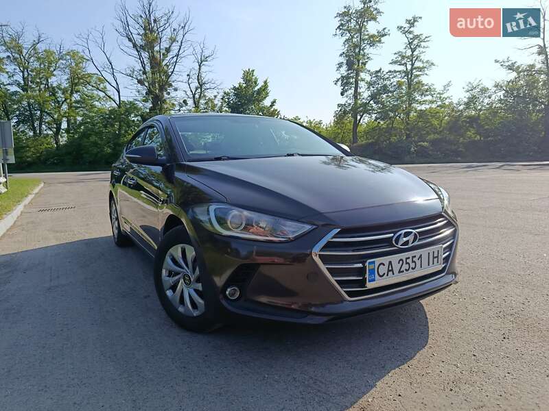 Седан Hyundai Elantra 2018 в Смеле