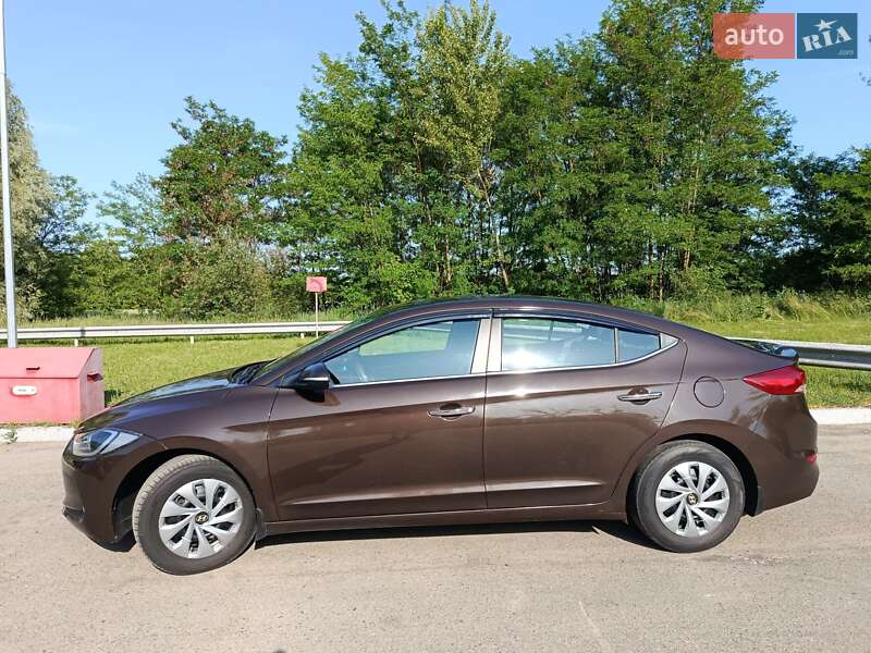 Седан Hyundai Elantra 2018 в Смеле