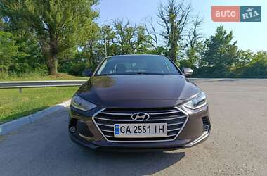 Седан Hyundai Elantra 2018 в 