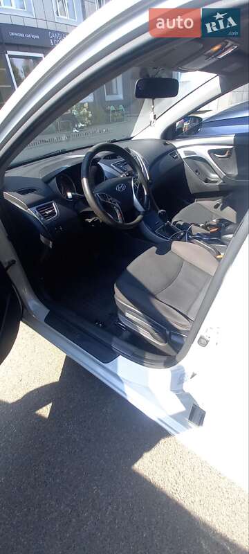 Седан Hyundai Elantra 2013 в Киеве