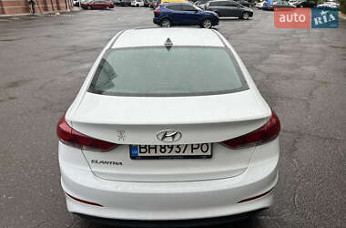 Седан Hyundai Elantra 2016 в 