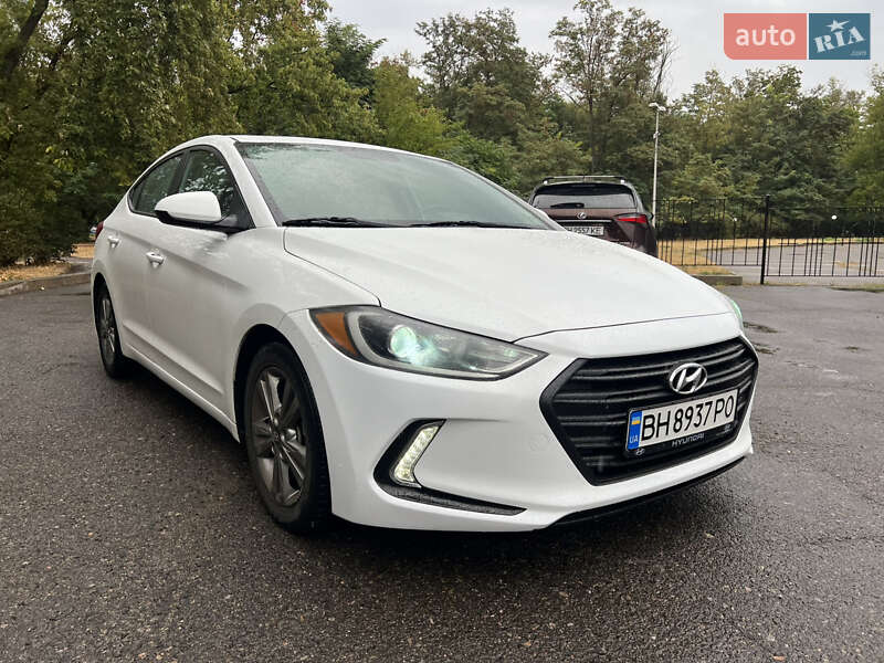 Седан Hyundai Elantra 2016 в 