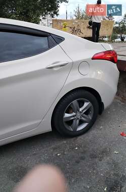 Седан Hyundai Elantra 2011 в 