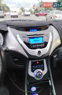 Седан Hyundai Elantra 2011 в 