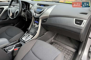 Седан Hyundai Elantra 2013 в 