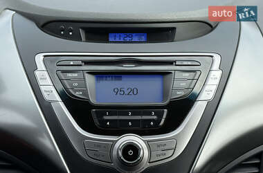 Седан Hyundai Elantra 2013 в 