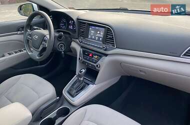 Седан Hyundai Elantra 2016 в 