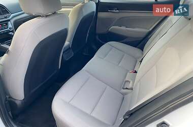 Седан Hyundai Elantra 2016 в 