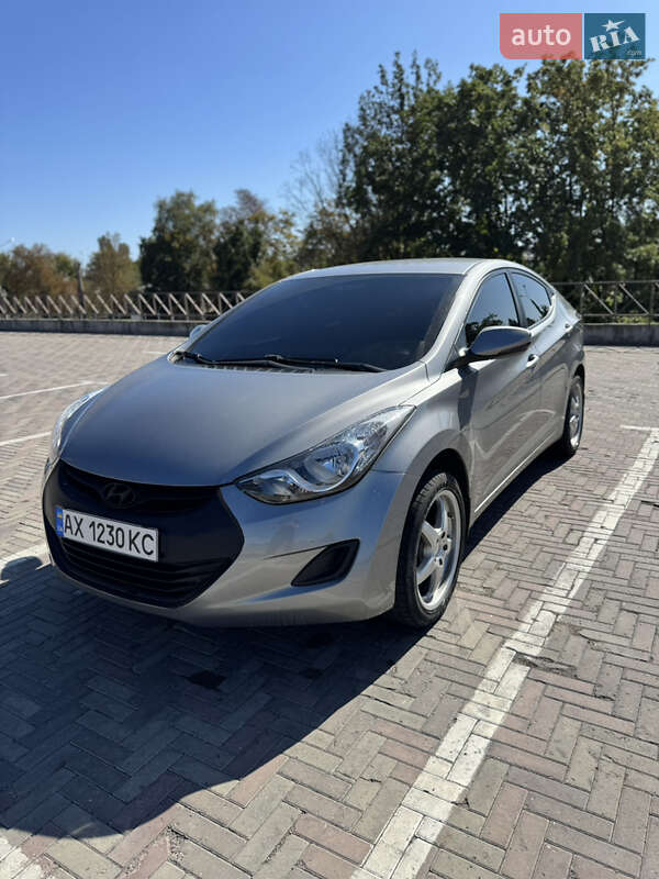 Hyundai Elantra 2011