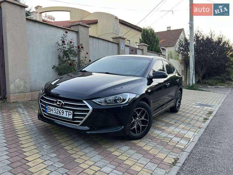 Седан Hyundai Elantra 2016 в Одессе
