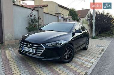 Седан Hyundai Elantra 2016 в 