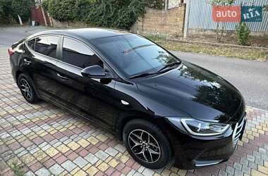 Седан Hyundai Elantra 2016 в 
