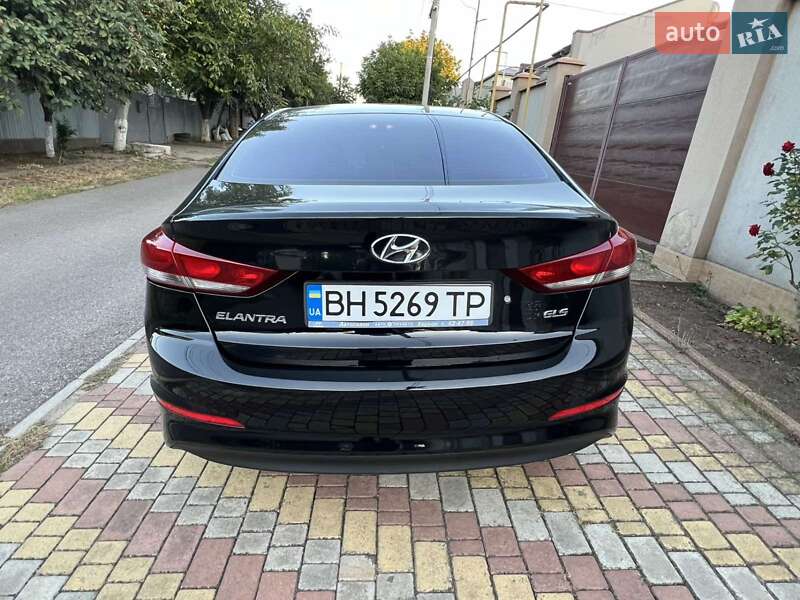 Седан Hyundai Elantra 2016 в Одессе