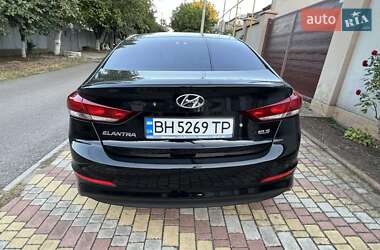 Седан Hyundai Elantra 2016 в 