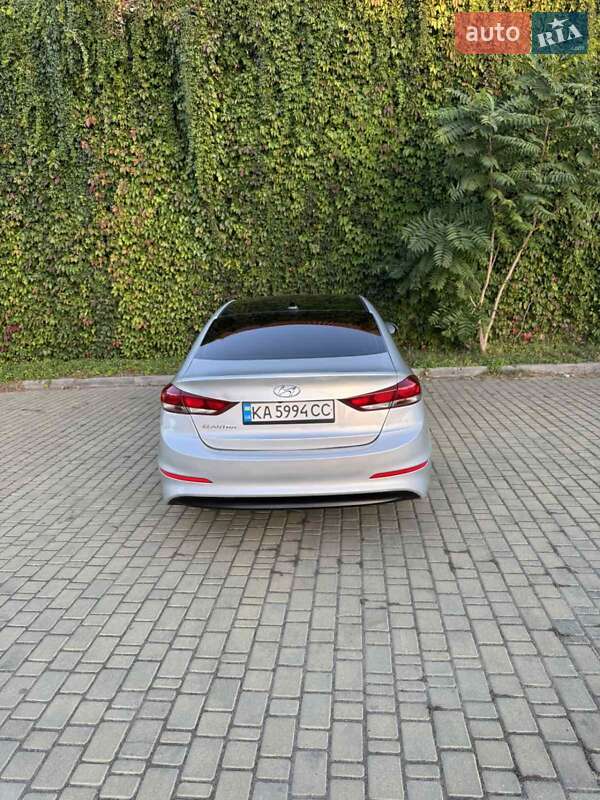 Седан Hyundai Elantra 2016 в Одессе