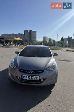 Седан Hyundai Elantra 2013 в Харькове