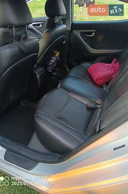 Седан Hyundai Elantra 2014 в 